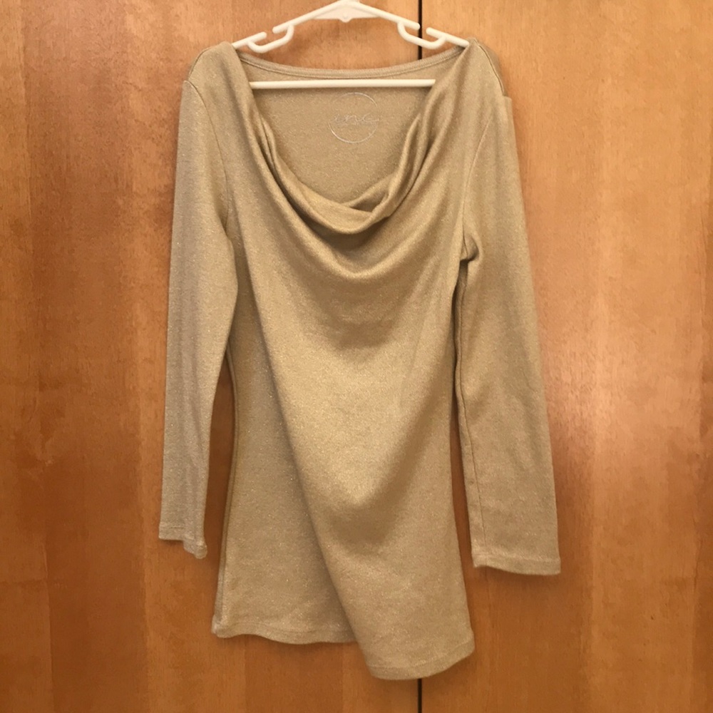 International concepts stunning gold top